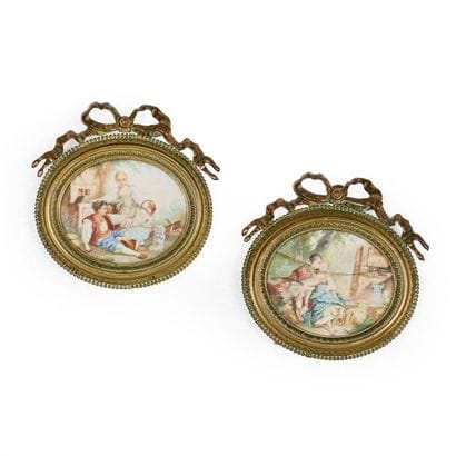 Lot de deux miniatures figurant scènes galantes...