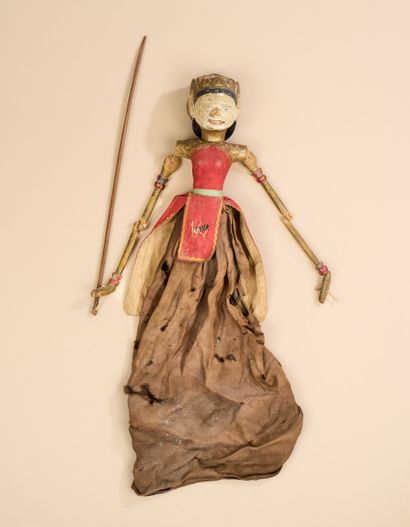 INDONESIE
Marionnette en bois et tissu polychrome...