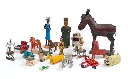 Lot de petites figurines, en bois, plastique...