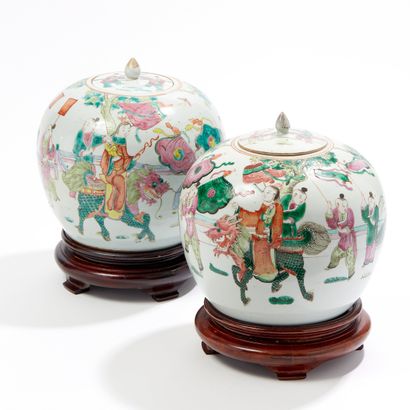 CHINE - Vers 1900
Paire de pots à gingembre...