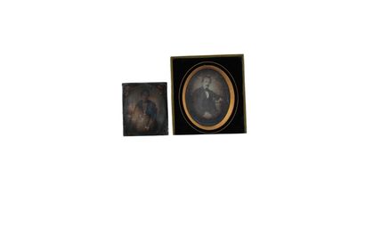 Photographies, portraits masculins. Circa...