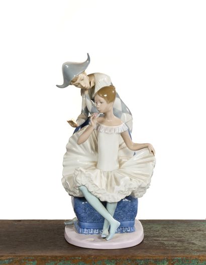 Sculpture en porcelaine émaillé polychrome...