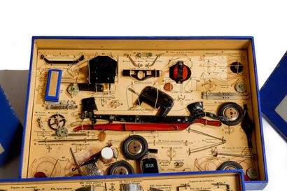 Les jouets CITROEN
Deux boites le chassis...