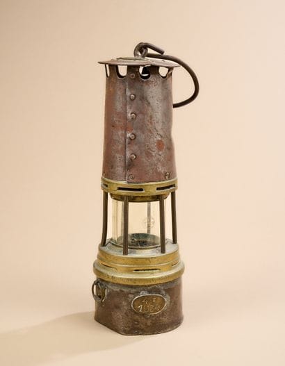BACCARAT FRANCE
Lanterne de mineur type d'ARRAS...