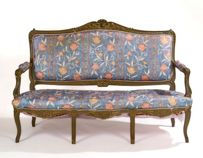 Mobilier de salon en bois mouluré, sculpté...