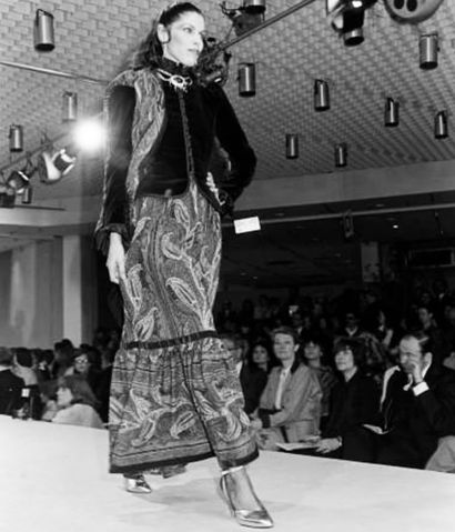SAINT LAURENT RIVE GAUCHE (COLLECTION AUTOMNE-HIVER...