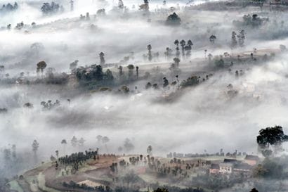 Matthieu RICARD (Né en 1946)
Brumes matinales...