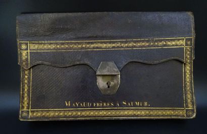 Pochettes porte-documents en cuir 
Deux portefeuilles...