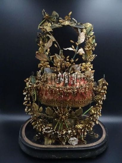 Globe de mariée 
Contenant une couronne de...