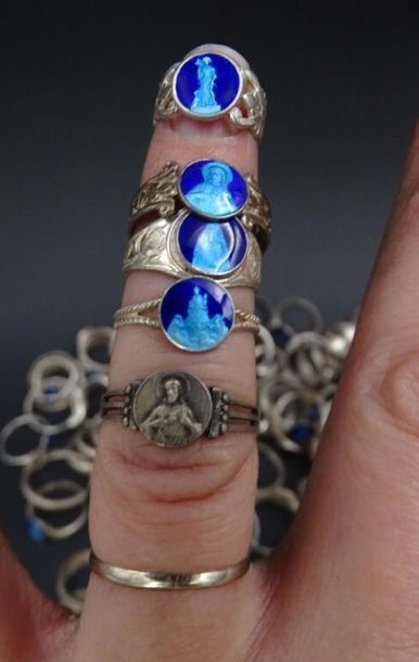 Lot de bagues en argent
Divers modèles, diverses...