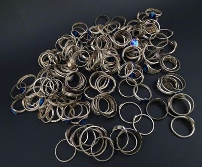 Lot de bagues en argent
Divers modèles, diverses...