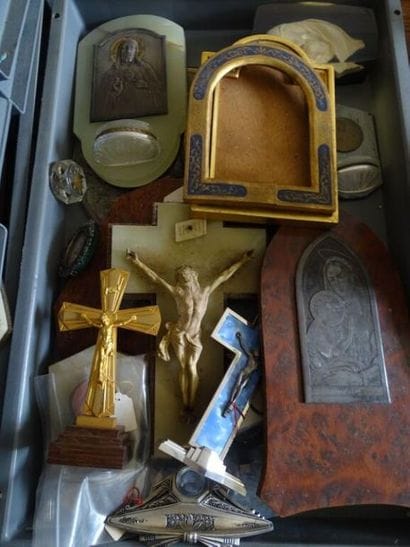 Lot de 3 petites cagettes
Lot de statuettes...