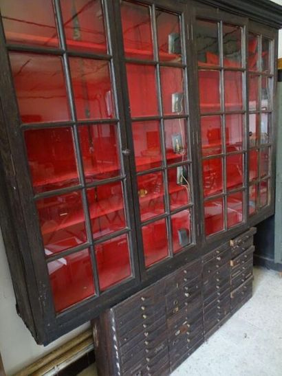 Haut de vitrine 
4 battants vitrés
Monté...