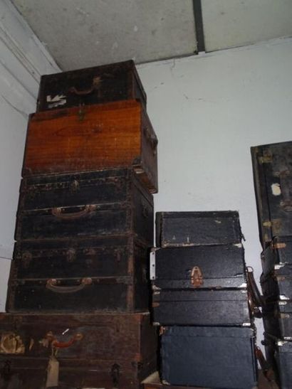 Un fort lot de valises de représentant de...