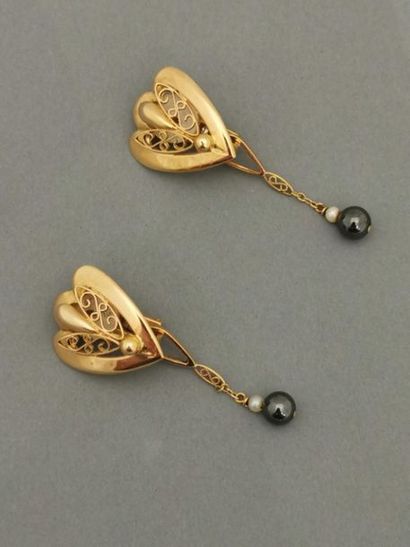 Paire de CLIPS d'oreilles artliculés en or...
