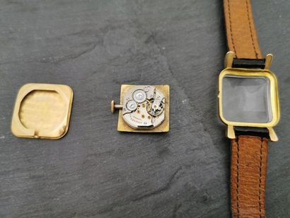 LONGINES. MONTRE-BRACELET d'homme en or jaune,...