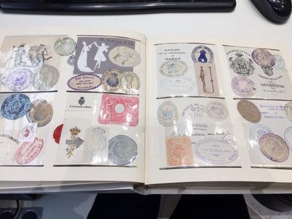 Album avec marques postales anciennes, cartes...