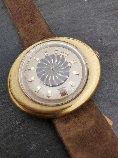VALDYOR.
Amusante montre en forme d'oeil...