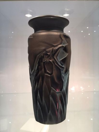 D'AVESN France
Vase cylindrique à col évasé...
