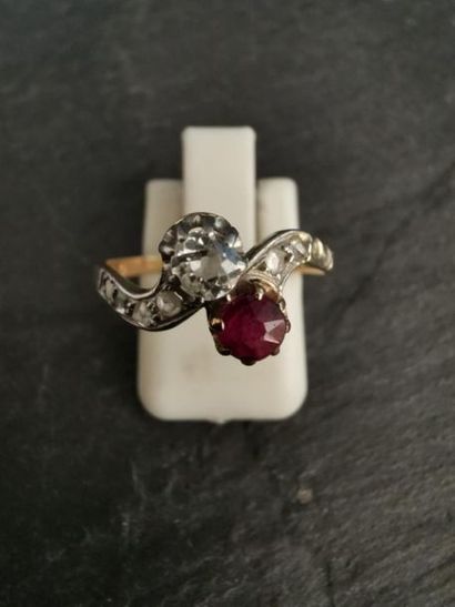 Ensemble de deux petites BAGUES en or 750...