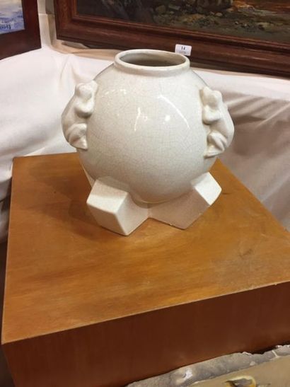 VASE BOULE en faïence craquelé à décor de...