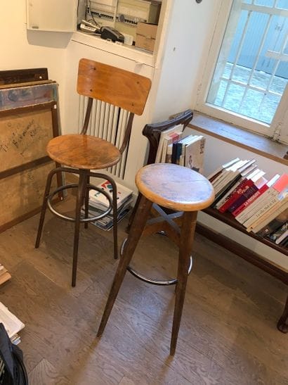 CHAISE et TABOURET industriel en bois et...