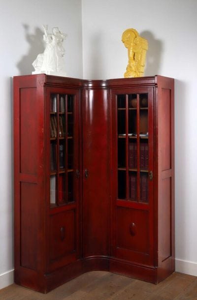 MEUBLE VITRINE d'angle en bois teinté acajou...