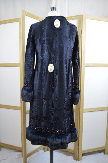 VALENTINO

Manteau long en fourrure rasée...