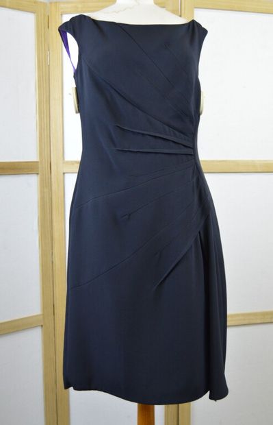 PRADA. 

Robe droite sans manches en jersey...