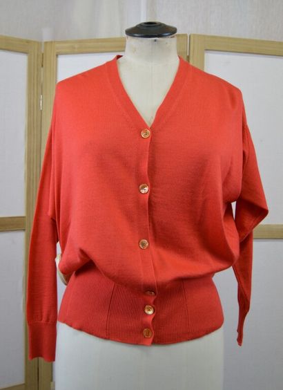 HERMES, Paris. 

Petit cardigan en cashmere...