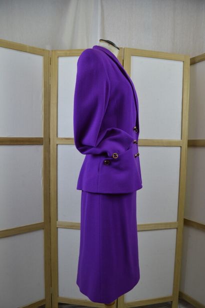 NINA RICCI. 

Edition boutique, Paris. 

Ensemble...