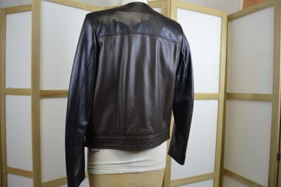LONGCHAMP

Blouson court en cuir d'agneau...