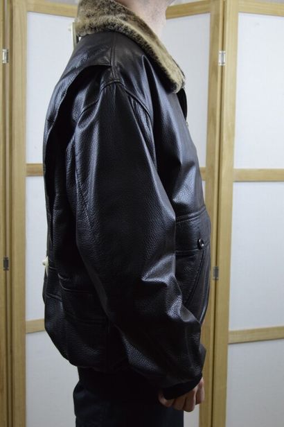 MAC DOUGLAS PARIS

Blouson d'homme en cuir...