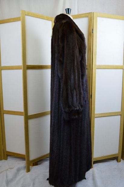 
[erratum : traces de mites ] 

Manteau long...