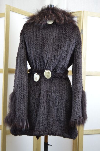 GIORGO

Gilet long/manteau en lapin tricoté...