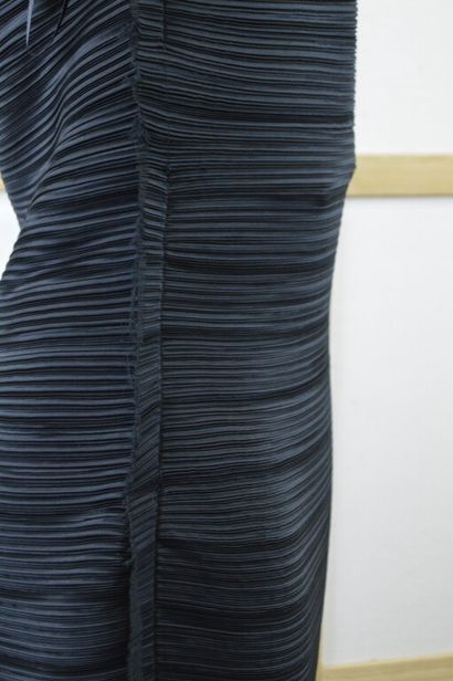 LANVIN. 

Robe bustier en soie noire plissée....