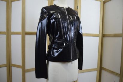 CELINE

Veste en cuir de veau vernis noir...