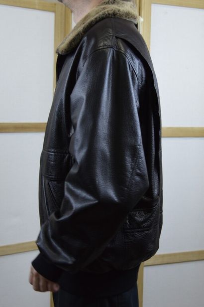 MAC DOUGLAS PARIS

Blouson d'homme en cuir...