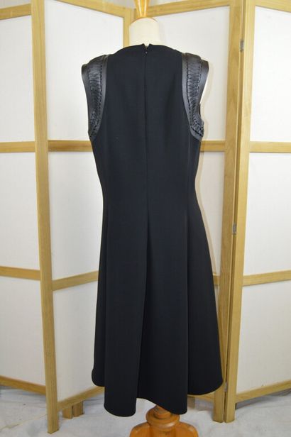 RALPH LAUREN 

Robe sans manches droite,...