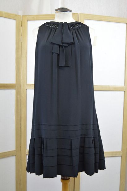 CHLOE. 

Robe droite sans manches en soie...