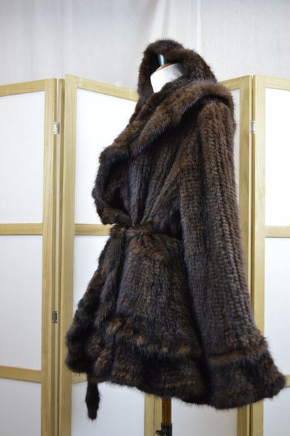 Manteau ¾ à capuche en vison tricoté chocolat,...