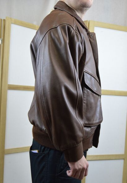CHRISTIAN DIOR BOUTIQUE MONSIEUR PARIS

Blouson...