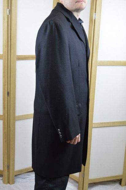 BALMAIN

Manteau d'homme ¾ en lainage noir

Taille...