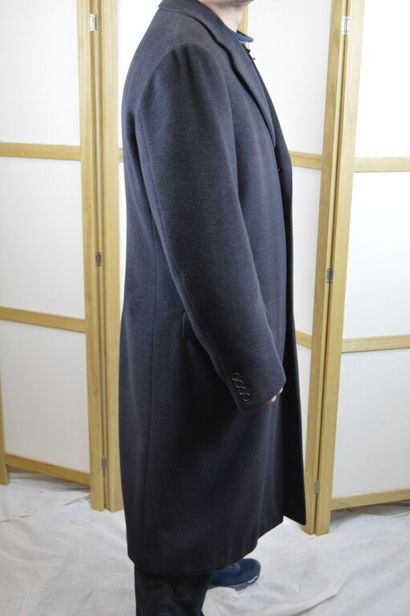 LANVIN PARIS

Manteau long d'homme en lainage...