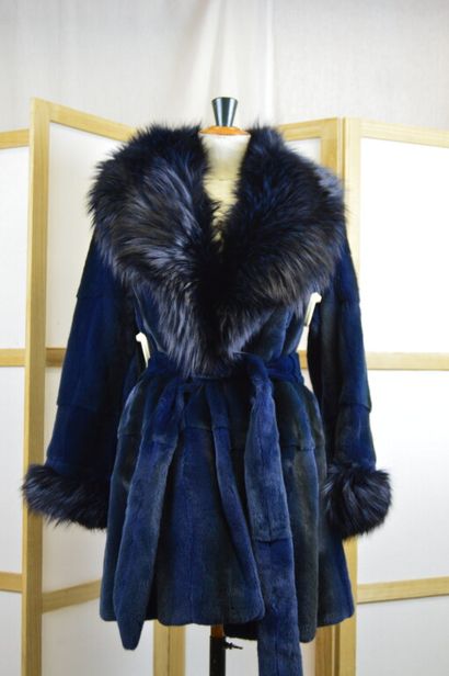 GIANFRANCO FERRE

Manteau ¾ en vison rasé...