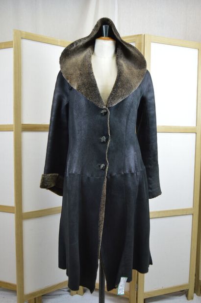 ARMANI COLLEZIONI

Manteau long peau lainé...