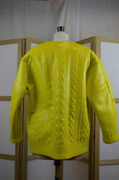 BALENCIAGA PARIS

Veste en vinyle jaune fluo,...