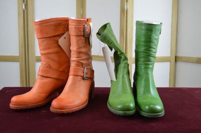 FREE LANCE

Lot de deux paires de bottes...