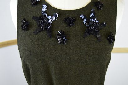 PRADA.

Robe droite sans manches bi-matière,...