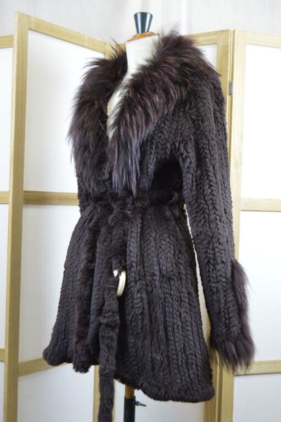 GIORGO

Gilet long/manteau en lapin tricoté...